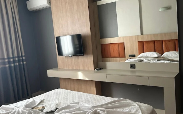 Metros Hotel