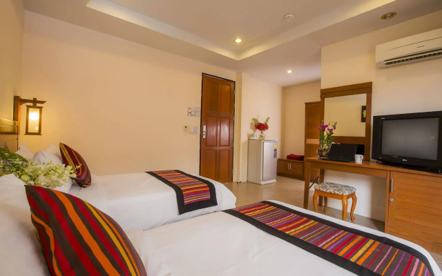 Kata Silver Sand Hotel by Eazy