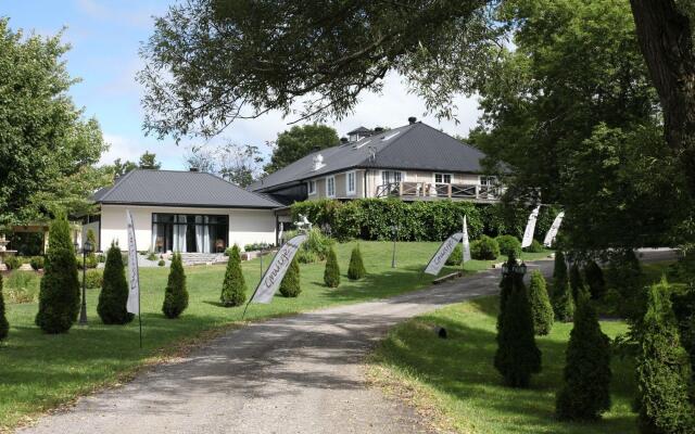 Отель Auberge la Grange de l'Île Канада, Орлеан - отзывы, цены и фото номеров - забронировать отель Auberge la Grange de l'Île онлайн вид на фасад