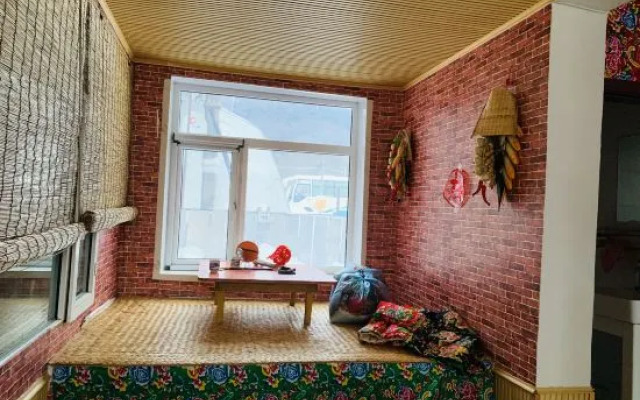 Xuegu Liuer Guest House