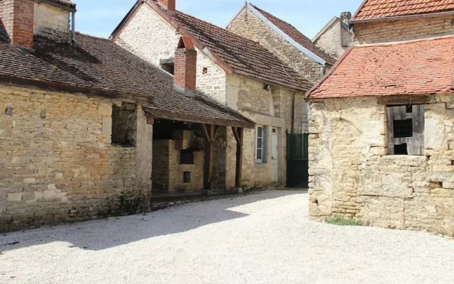 Boutique Holiday Home in Bouix With Garden