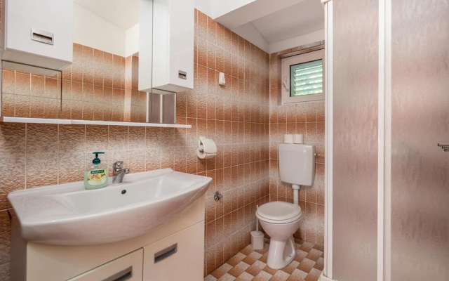 Stunning Apartment in Stara Novalja With 2 Bedrooms and Wifi