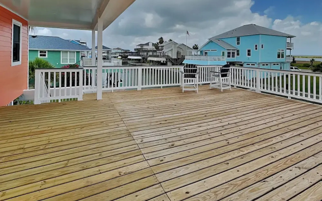 West Bay Getaway by Ryson Vacation Rentals