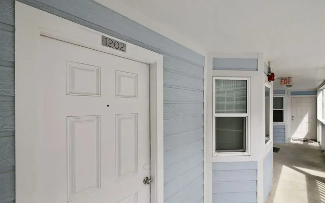 Seascape 1202 - 1 Br Condo