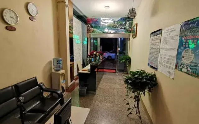 Yuxi Jinyan Hotel
