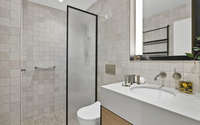 1BR Apt Pool, Gym Near Casino & Southbank Dinning