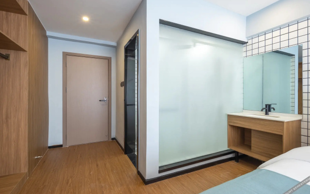 Haikou Blue Sky Apartment