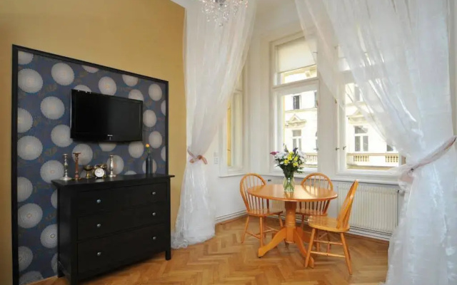 Dlouha Apartments