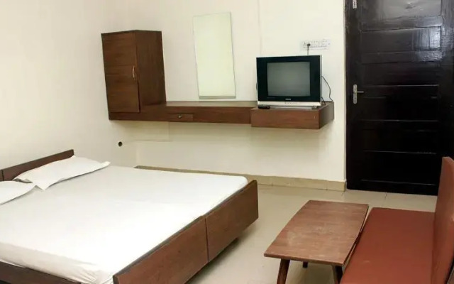 Aakaash Hotel