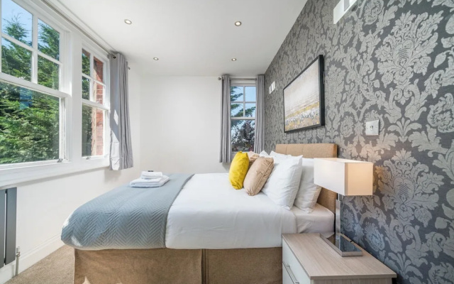 Madika Homes Luxe Apartment in Mill Hill
