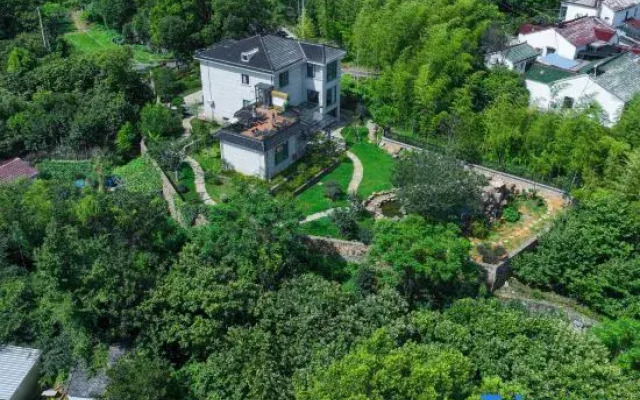 Yixing Xianyinju Private Hot Spring Homestay