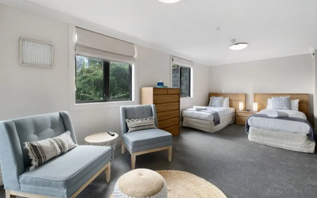 Lakefront Luxury at 912 The Beacon 2 Bed