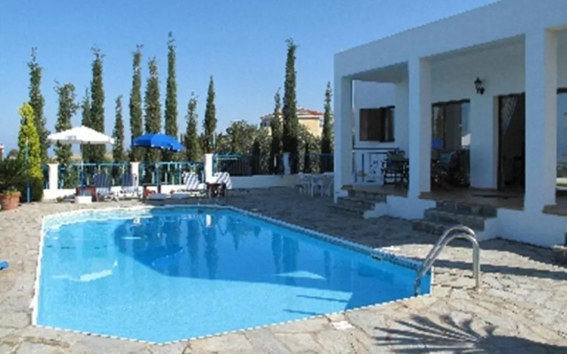 Chriseleni Latchi Villas