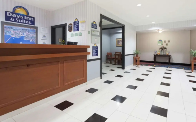 Days Inn & Suites Cambridge