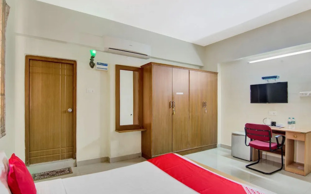 OYO 20008 SilverKey Madhapur