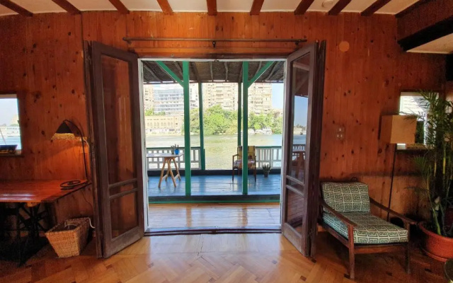 Houseboat65 - Historic home on the Nile - Central Cairo