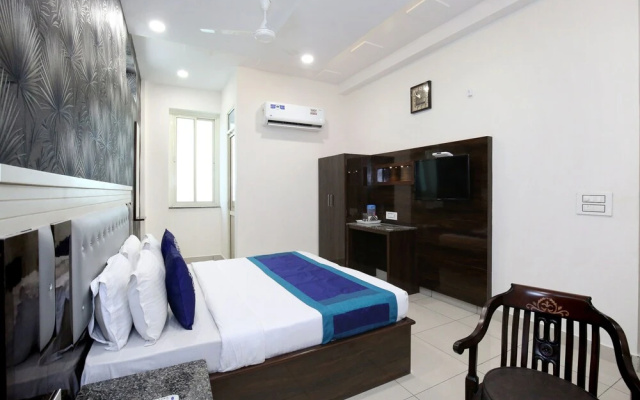 OYO 9674 Hotel Oberoi