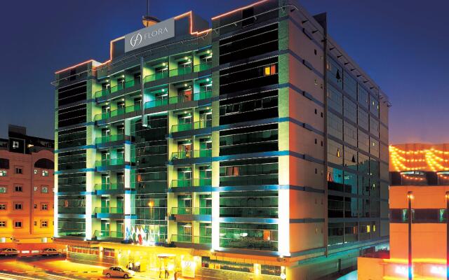 Flora Grand Hotel вид на фасад