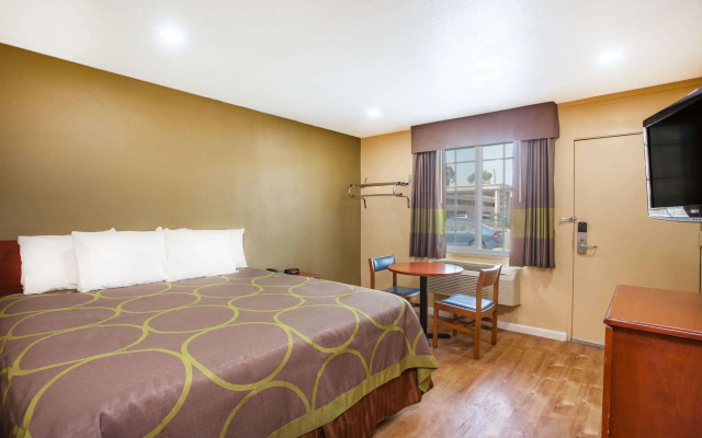Super 8 by Wyndham Redlands/San Bernardino