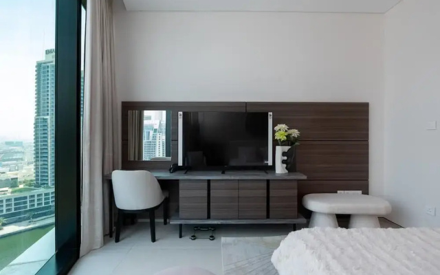 Beachfront 1BR Jumeirah Gate Tower 1