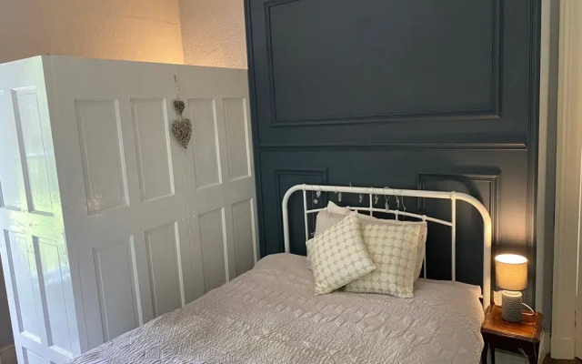 Fabulous 6 Bedroom Victorian Period House