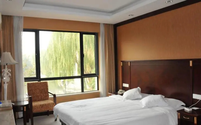 Dianshan Lake Forest Holiday Resort