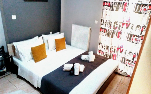 Bright Apartment 40 sqm Port of Piraeus OLP