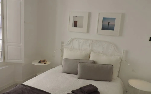 La Blanca Casita