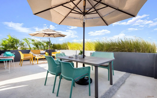 Ocean Boutique Condos