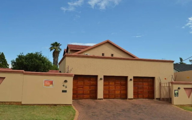 Augusta Villa St Pio Guest House