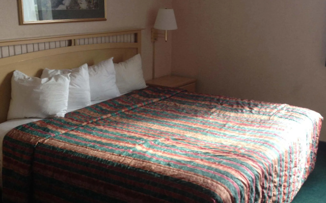 Blueway Inn & Suites Roseville