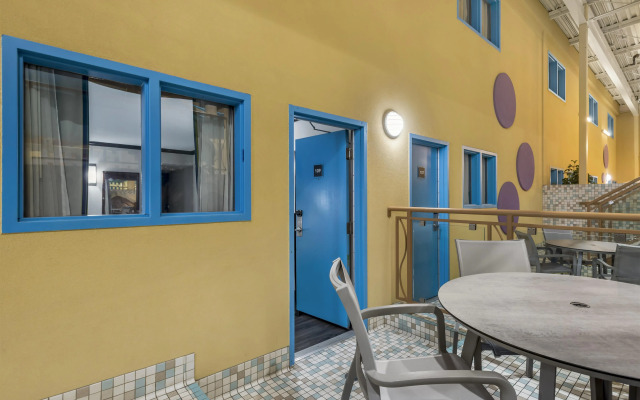 Best Western Plus Port O'Call Hotel