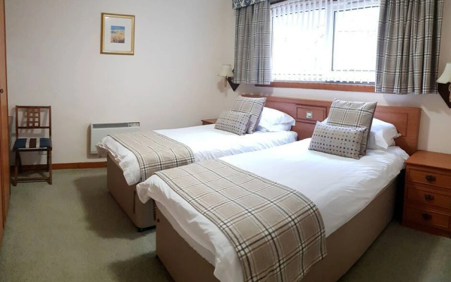 Loch Rannoch Red Deer Lodge 5