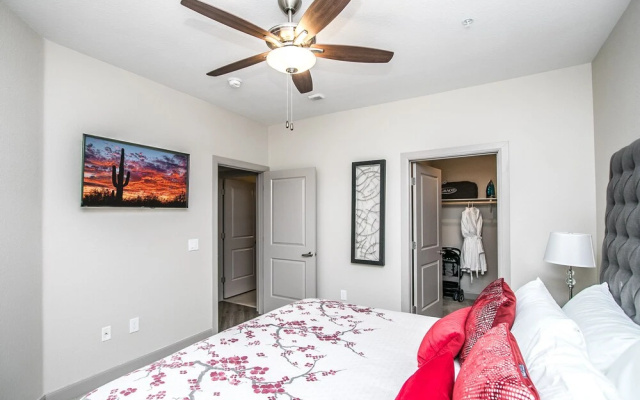 Rooftop Pool-Close 2 Shops-Dining-C4419