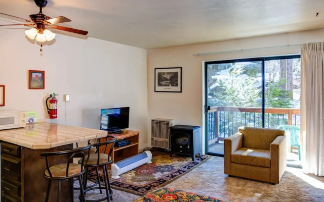 Yosemite Spring Studio-b104
