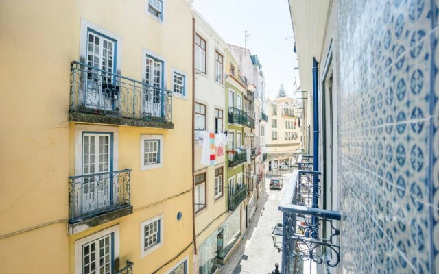 Historical Centre Terrace Aircon by LD Apartments