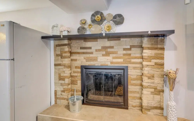 Pet-friendly Woodbridge Retreat Near Potomac Mills