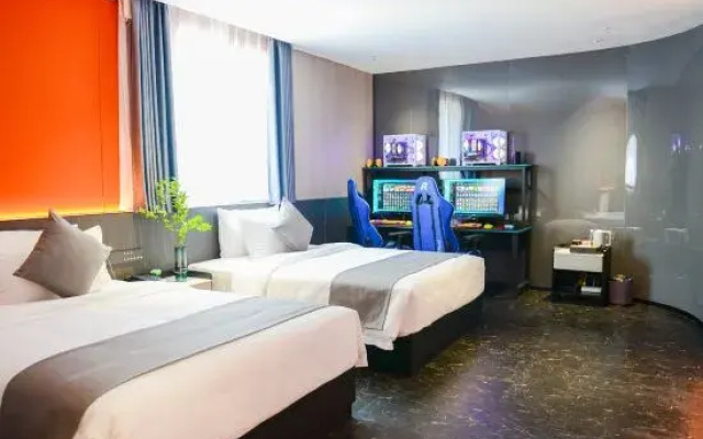 Leroy Hotel