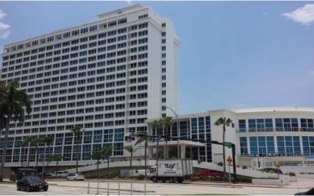 New Point Miami Beach United States Of America Zenhotels