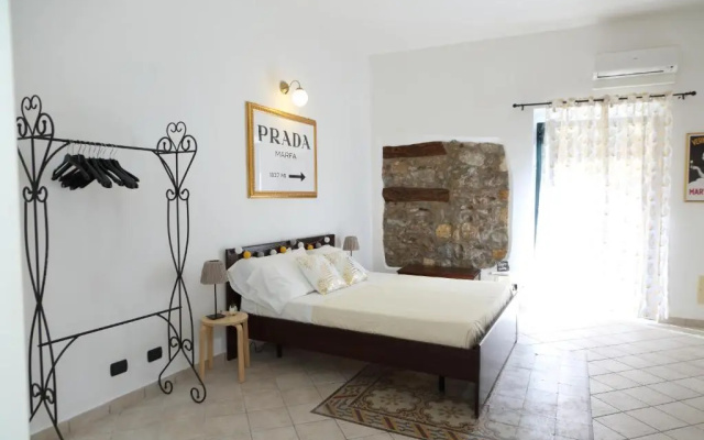 SELF Apartments - Coastal Suite and Central Balcony
