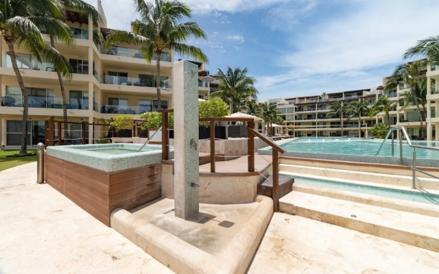 Elements Penthouse 23 3 Bedroom Condo by RedAwning