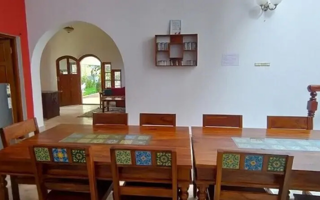 Myspace Holiday Inn - Ooty