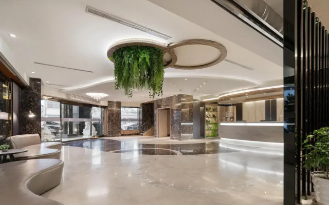 ElEnce Hotel