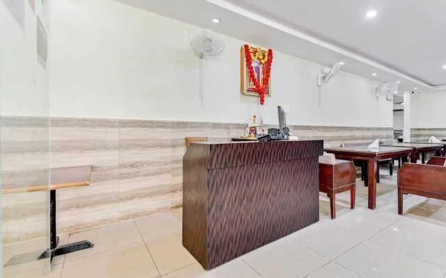 OYO Flagship 46682 New Andra House