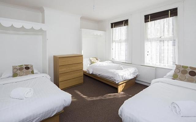 Cecil House - An Inviting 3-bedroom in Rochester