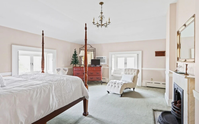 The Hamilton Hoppin House