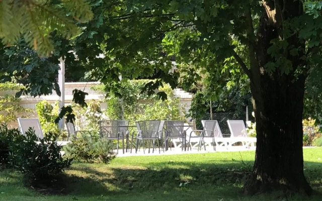 Manowce Palace