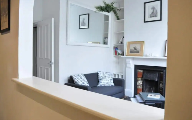 Bright 1 Bedroom Flat Perfect for City Getaway