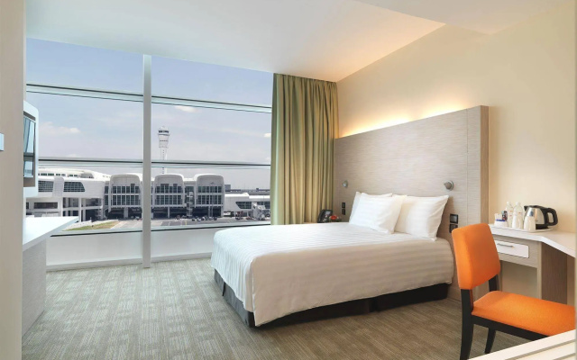 Sama-Sama Express KLIA Terminal 2 - Airside Transit Hotel