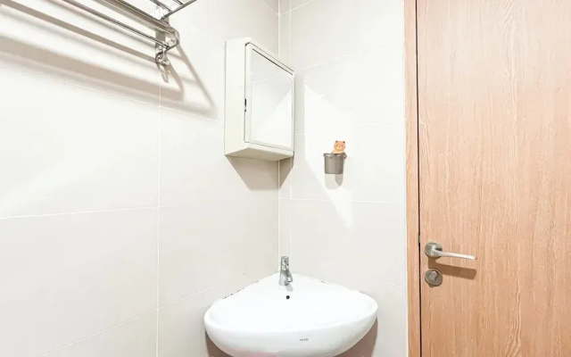 Homey And Best Deal Studio Apartment B Residence
